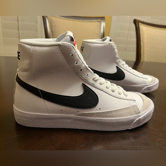 New Nike blazer Mid 77 Leather White Black Sneaker Shoes Size US 7Y - Picture 3 of 12